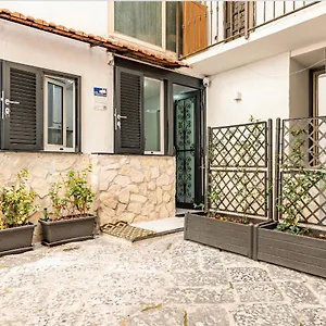 https://casa-vacanza-azzurra.hotels-amalfi.com