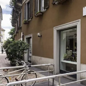 https://osti-3-splendidamente-arredato.italymilanhotels.net