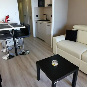 https://appartement-en-bord-de-mer-cannes-06150.fr-provencehotel.com
